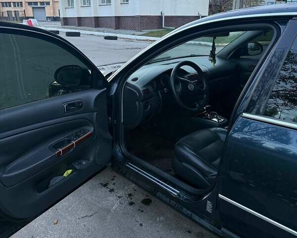 Синий Фольксваген Пассат, объемом двигателя 1.78 л и пробегом 290 тыс. км за 4300 $, фото 16 на Automoto.ua