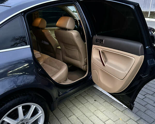 Синій Фольксваген Пассат, об'ємом двигуна 2.5 л та пробігом 294 тис. км за 7000 $, фото 18 на Automoto.ua