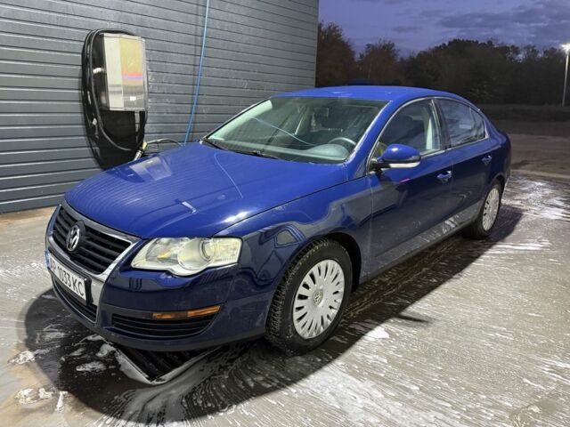 Синий Фольксваген Пассат, объемом двигателя 1.6 л и пробегом 155 тыс. км за 2950 $, фото 6 на Automoto.ua