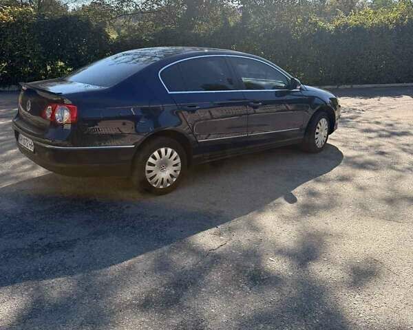 Синий Фольксваген Пассат, объемом двигателя 1.6 л и пробегом 225 тыс. км за 6700 $, фото 6 на Automoto.ua