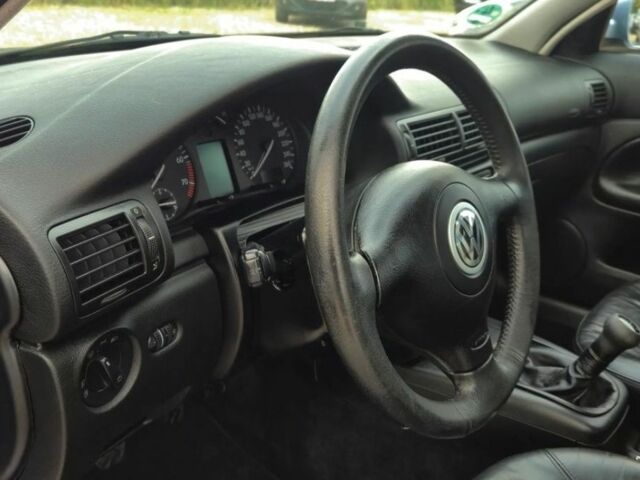 Синій Фольксваген Пассат, об'ємом двигуна 1.9 л та пробігом 240 тис. км за 1400 $, фото 9 на Automoto.ua