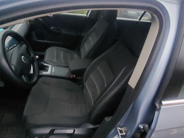 Синий Фольксваген Пассат, объемом двигателя 1.6 л и пробегом 218 тыс. км за 5951 $, фото 6 на Automoto.ua