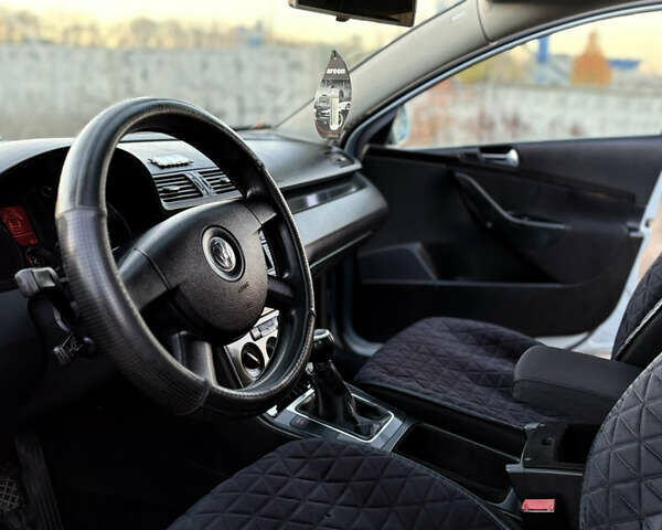 Синій Фольксваген Пассат, об'ємом двигуна 2 л та пробігом 360 тис. км за 5300 $, фото 2 на Automoto.ua