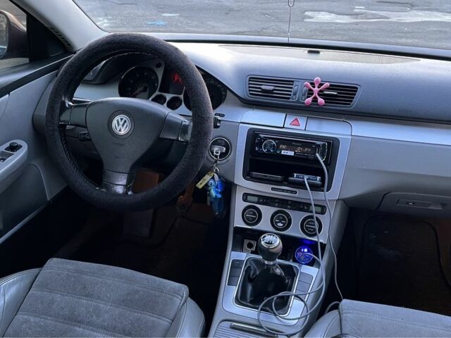 Синій Фольксваген Пассат, об'ємом двигуна 2 л та пробігом 263 тис. км за 4900 $, фото 20 на Automoto.ua