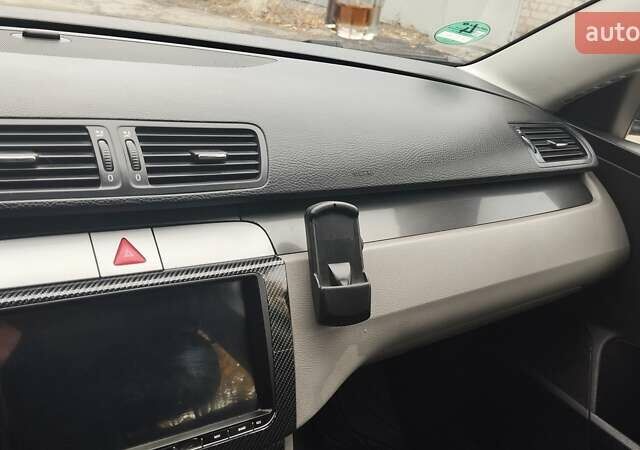 Синій Фольксваген Пассат, об'ємом двигуна 1.6 л та пробігом 265 тис. км за 5700 $, фото 2 на Automoto.ua