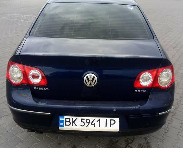 Синий Фольксваген Пассат, объемом двигателя 2 л и пробегом 400 тыс. км за 5260 $, фото 3 на Automoto.ua