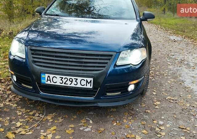 Синій Фольксваген Пассат, об'ємом двигуна 1.6 л та пробігом 265 тис. км за 5700 $, фото 27 на Automoto.ua