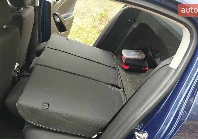 Синій Фольксваген Пассат, об'ємом двигуна 1.6 л та пробігом 265 тис. км за 5700 $, фото 20 на Automoto.ua