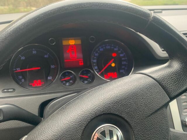 Синій Фольксваген Пассат, об'ємом двигуна 2 л та пробігом 380 тис. км за 5999 $, фото 5 на Automoto.ua