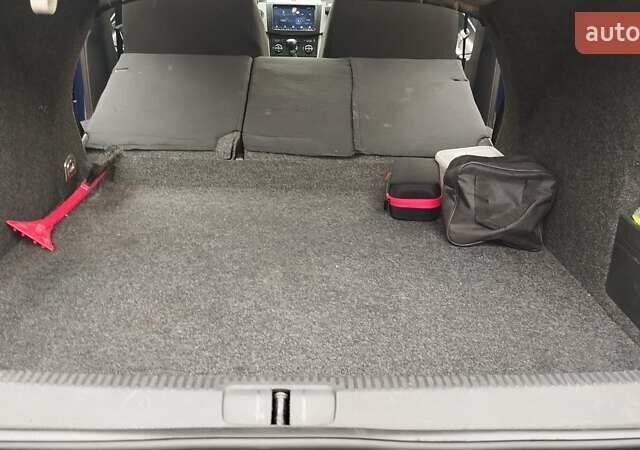 Синій Фольксваген Пассат, об'ємом двигуна 1.6 л та пробігом 265 тис. км за 5700 $, фото 19 на Automoto.ua