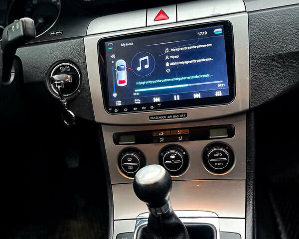 Синий Фольксваген Пассат, объемом двигателя 2 л и пробегом 310 тыс. км за 6100 $, фото 10 на Automoto.ua