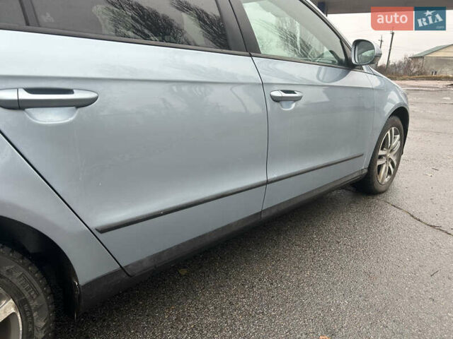 Синий Фольксваген Пассат, объемом двигателя 1.9 л и пробегом 350 тыс. км за 5300 $, фото 14 на Automoto.ua