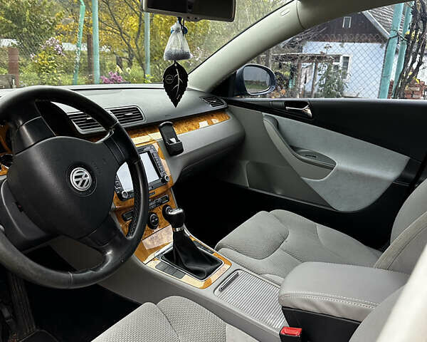 Синий Фольксваген Пассат, объемом двигателя 1.98 л и пробегом 235 тыс. км за 5300 $, фото 24 на Automoto.ua