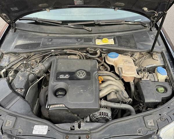 Синий Фольксваген Пассат, объемом двигателя 1.98 л и пробегом 290 тыс. км за 4200 $, фото 10 на Automoto.ua