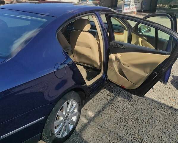 Синий Фольксваген Пассат, объемом двигателя 2 л и пробегом 257 тыс. км за 5200 $, фото 16 на Automoto.ua