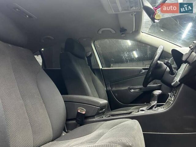 Синий Фольксваген Пассат, объемом двигателя 1.98 л и пробегом 230 тыс. км за 6700 $, фото 18 на Automoto.ua