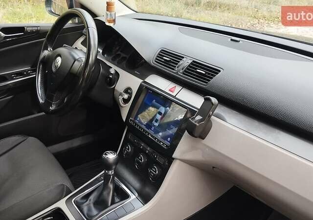 Синій Фольксваген Пассат, об'ємом двигуна 1.6 л та пробігом 265 тис. км за 5700 $, фото 9 на Automoto.ua