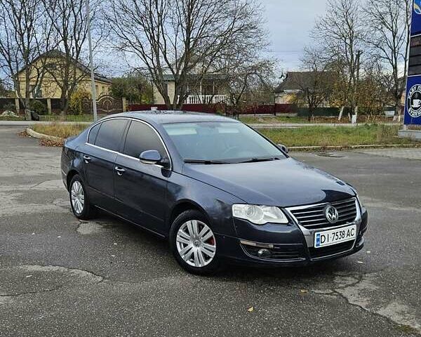 Синій Фольксваген Пассат, об'ємом двигуна 2 л та пробігом 260 тис. км за 4650 $, фото 1 на Automoto.ua