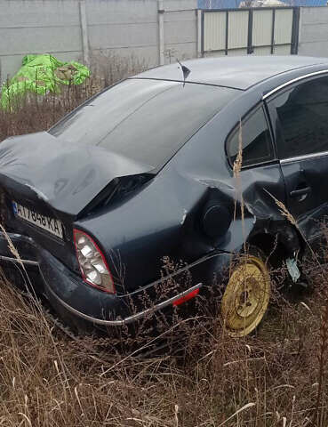 Синий Фольксваген Пассат, объемом двигателя 1.78 л и пробегом 313 тыс. км за 2000 $, фото 2 на Automoto.ua