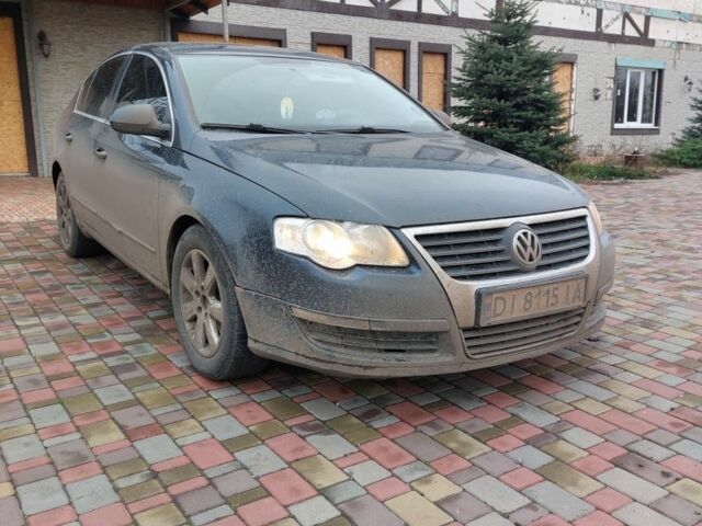 Синий Фольксваген Пассат, объемом двигателя 2 л и пробегом 214 тыс. км за 4500 $, фото 1 на Automoto.ua