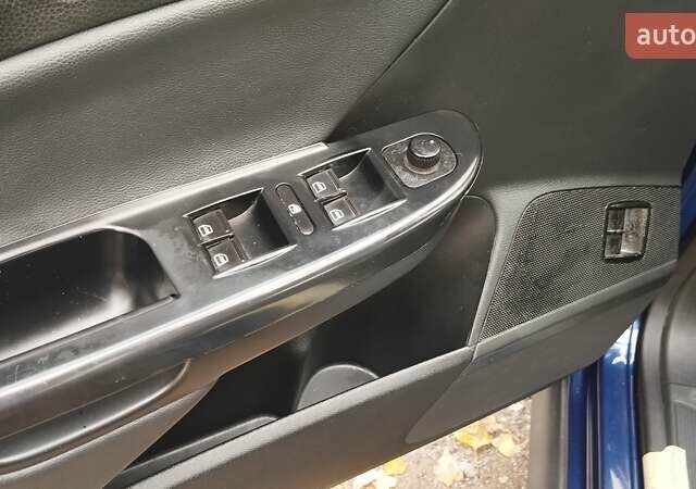 Синій Фольксваген Пассат, об'ємом двигуна 1.6 л та пробігом 265 тис. км за 5700 $, фото 10 на Automoto.ua