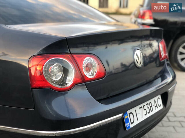 Синий Фольксваген Пассат, объемом двигателя 2 л и пробегом 280 тыс. км за 4100 $, фото 10 на Automoto.ua