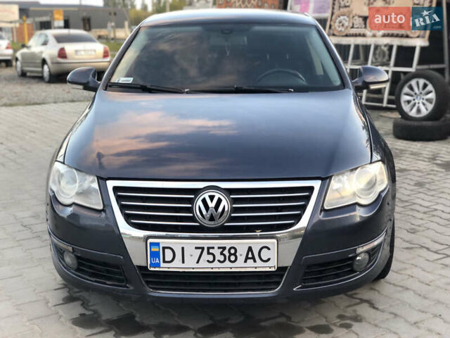 Синий Фольксваген Пассат, объемом двигателя 2 л и пробегом 280 тыс. км за 4100 $, фото 3 на Automoto.ua