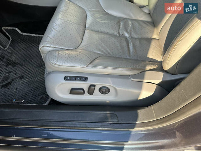 Фольксваген Пассат 2005 в Черновцах на Automoto.ua Синий Фольксваген Пассат, объемом двигателя 1.98 л и пробегом 175 тыс. км за 6950 $, фото 9 на Automoto.ua