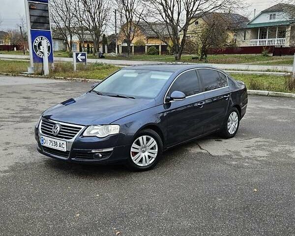 Синій Фольксваген Пассат, об'ємом двигуна 2 л та пробігом 260 тис. км за 4600 $, фото 1 на Automoto.ua