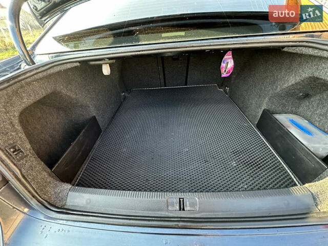 Фольксваген Пассат 2005 в Черновцах на Automoto.ua Синий Фольксваген Пассат, объемом двигателя 1.98 л и пробегом 175 тыс. км за 6950 $, фото 17 на Automoto.ua