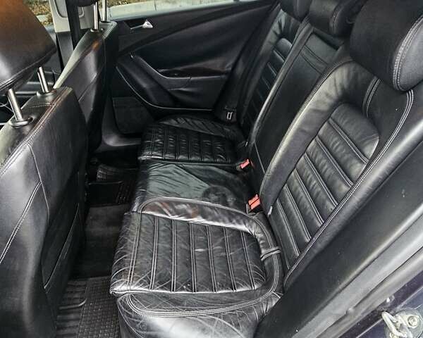 Синій Фольксваген Пассат, об'ємом двигуна 2 л та пробігом 260 тис. км за 4650 $, фото 3 на Automoto.ua