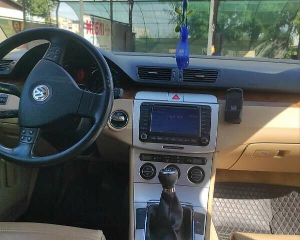 Синий Фольксваген Пассат, объемом двигателя 2 л и пробегом 257 тыс. км за 5200 $, фото 3 на Automoto.ua