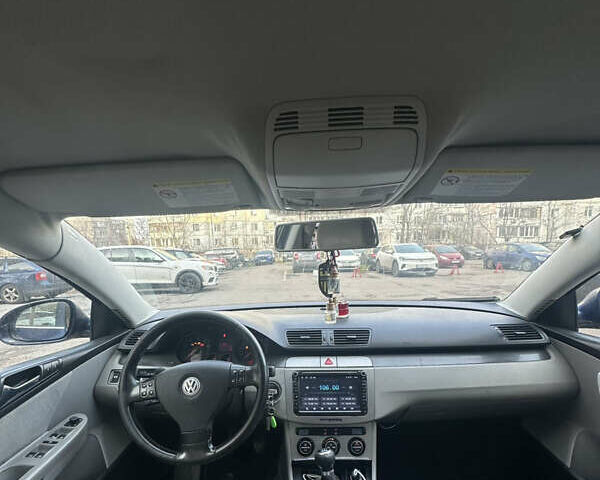 Синій Фольксваген Пассат, об'ємом двигуна 2 л та пробігом 230 тис. км за 5300 $, фото 9 на Automoto.ua