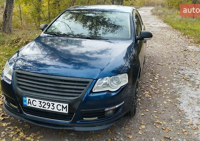 Синій Фольксваген Пассат, об'ємом двигуна 1.6 л та пробігом 265 тис. км за 5700 $, фото 5 на Automoto.ua