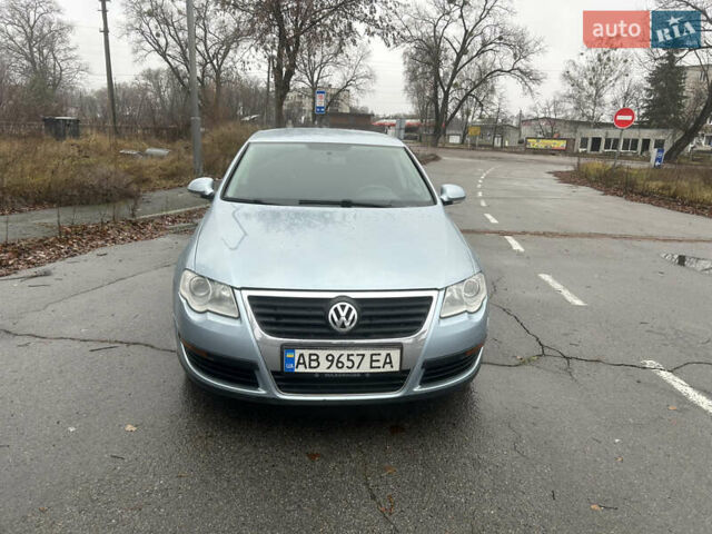 Синий Фольксваген Пассат, объемом двигателя 1.9 л и пробегом 350 тыс. км за 5300 $, фото 4 на Automoto.ua