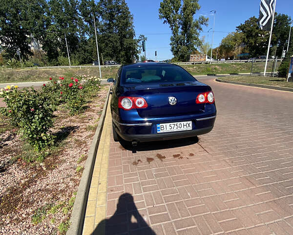 Синій Фольксваген Пассат, об'ємом двигуна 1.6 л та пробігом 240 тис. км за 5700 $, фото 1 на Automoto.ua