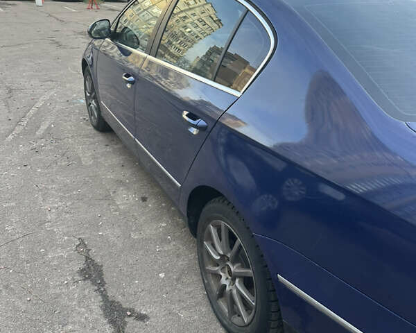 Синій Фольксваген Пассат, об'ємом двигуна 2 л та пробігом 230 тис. км за 5300 $, фото 5 на Automoto.ua