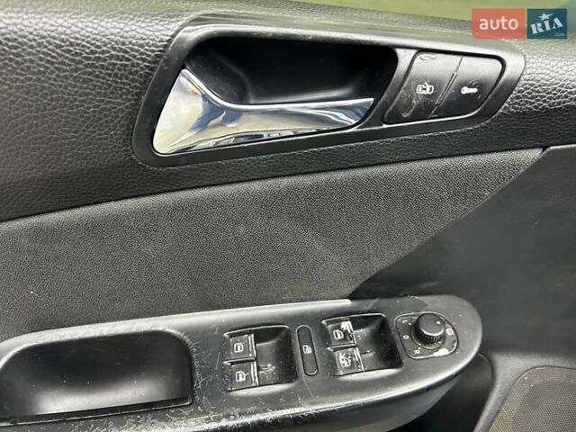 Синий Фольксваген Пассат, объемом двигателя 1.98 л и пробегом 230 тыс. км за 6700 $, фото 6 на Automoto.ua