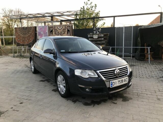 Синий Фольксваген Пассат, объемом двигателя 2 л и пробегом 280 тыс. км за 4150 $, фото 4 на Automoto.ua