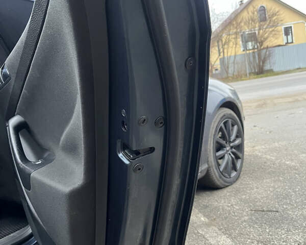 Синий Фольксваген Пассат, объемом двигателя 2 л и пробегом 310 тыс. км за 6100 $, фото 13 на Automoto.ua