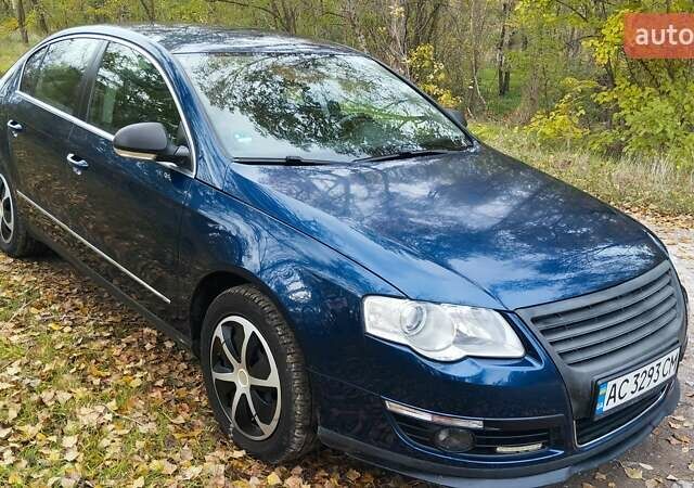 Синій Фольксваген Пассат, об'ємом двигуна 1.6 л та пробігом 265 тис. км за 5700 $, фото 15 на Automoto.ua