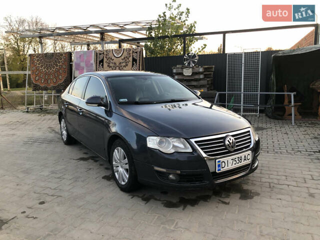 Синий Фольксваген Пассат, объемом двигателя 2 л и пробегом 280 тыс. км за 4100 $, фото 4 на Automoto.ua