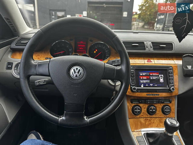 Синий Фольксваген Пассат, объемом двигателя 1.98 л и пробегом 235 тыс. км за 5300 $, фото 19 на Automoto.ua