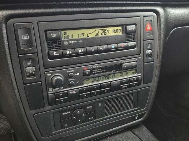 Синій Фольксваген Пассат, об'ємом двигуна 1.9 л та пробігом 240 тис. км за 1400 $, фото 11 на Automoto.ua