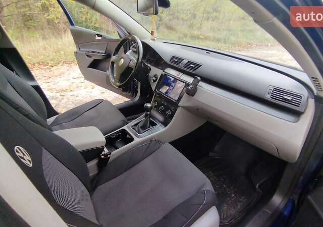 Синій Фольксваген Пассат, об'ємом двигуна 1.6 л та пробігом 265 тис. км за 5700 $, фото 26 на Automoto.ua