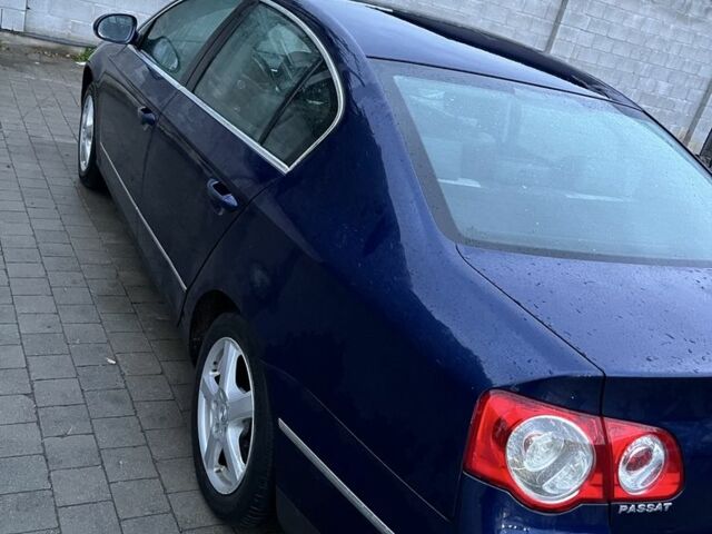 Синий Фольксваген Пассат, объемом двигателя 2 л и пробегом 434 тыс. км за 5800 $, фото 6 на Automoto.ua