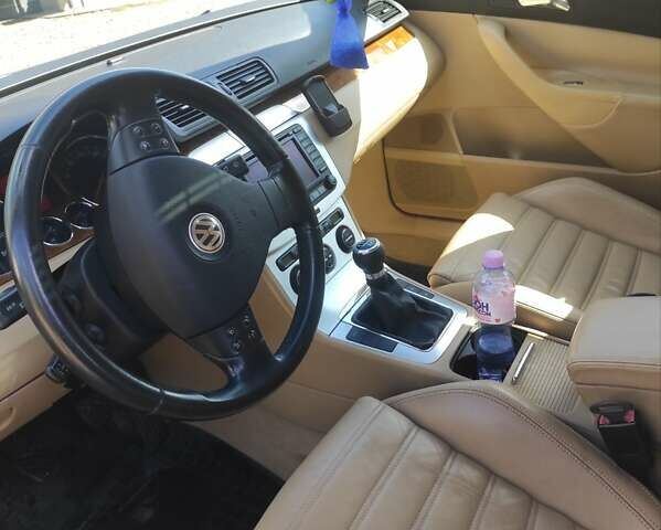 Синий Фольксваген Пассат, объемом двигателя 2 л и пробегом 257 тыс. км за 5200 $, фото 12 на Automoto.ua