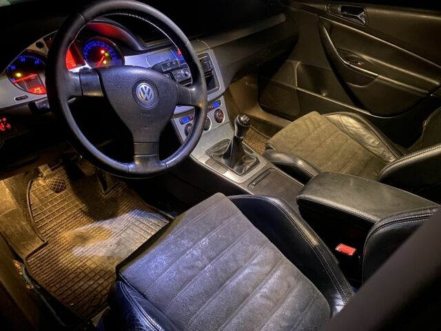 Синій Фольксваген Пассат, об'ємом двигуна 2 л та пробігом 272 тис. км за 4555 $, фото 1 на Automoto.ua