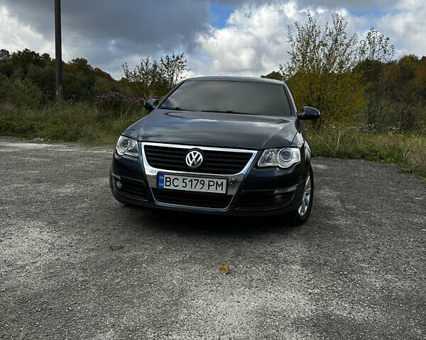 Синий Фольксваген Пассат, объемом двигателя 1.98 л и пробегом 235 тыс. км за 5300 $, фото 1 на Automoto.ua