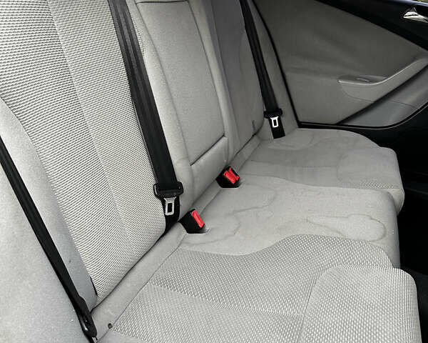 Синий Фольксваген Пассат, объемом двигателя 1.98 л и пробегом 235 тыс. км за 5300 $, фото 29 на Automoto.ua